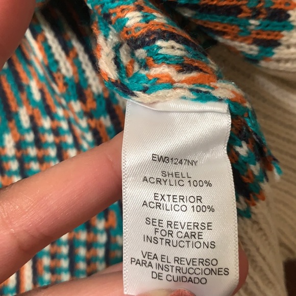 Sweater - Picture 7 of 7